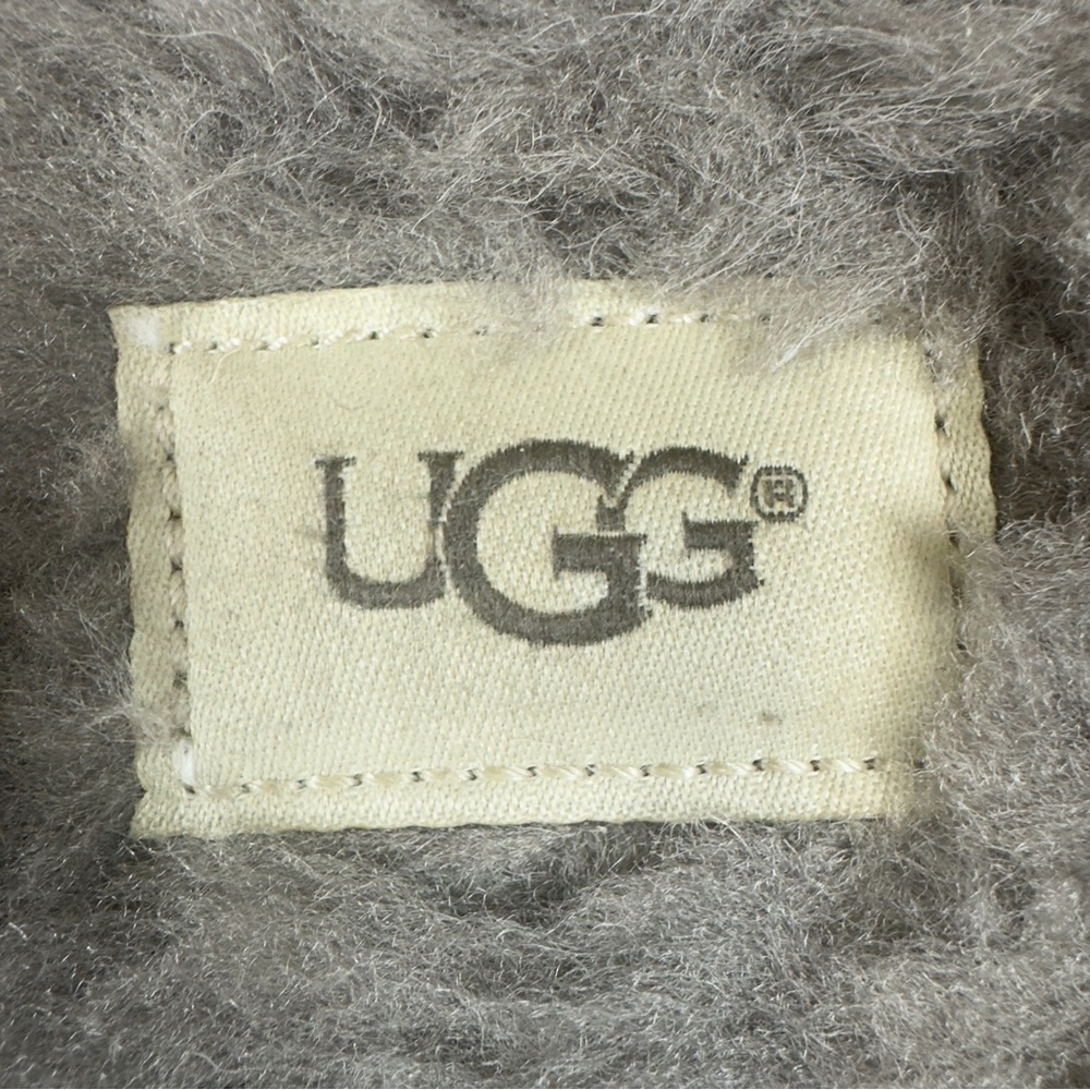 UGG Abela cris-cross grey furry sheepskin fluffy slippers sz 7 EUC - Picture 9 of 16